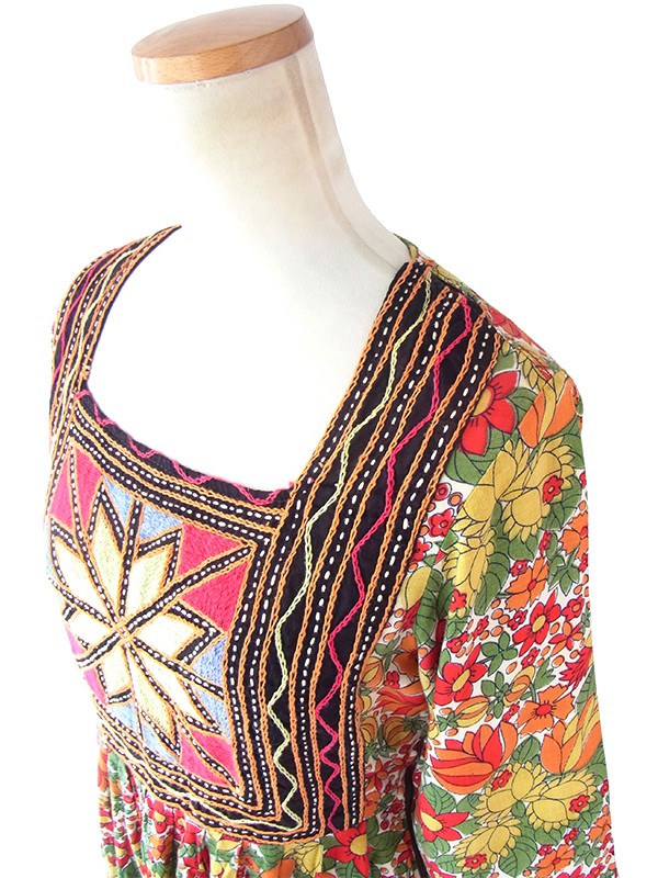 ヨーロッパ古着 フランス買い付け 60年代製 カラフル ステッチ X 花柄 ヴィンテージ ロング ワンピース 21FC111