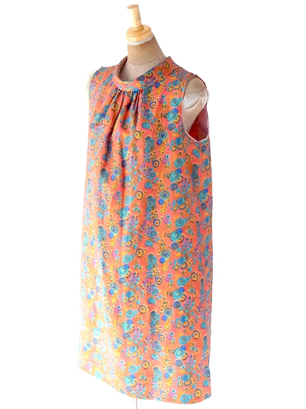 ヨーロッパ古着 フランス買い付け 60年代製 オレンジ X カラフル レトロ柄 控えめな光沢を帯びた生地 ワンピース 21FC114