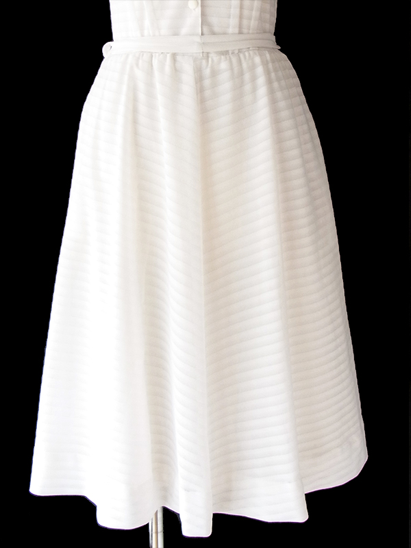 ヨーロッパ古着 フランス買い付け 70年代製 ホワイト X ボーダー 共布ベルト付き ヴィンテージ ワンピース 21FC120