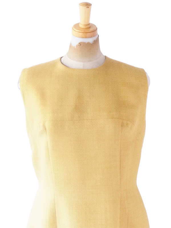 ヨーロッパ古着 フランス買い付け 60年代製 サンドイエロー X シームデザイン 美麗シルエット 梨地 ワンピース 21FC305