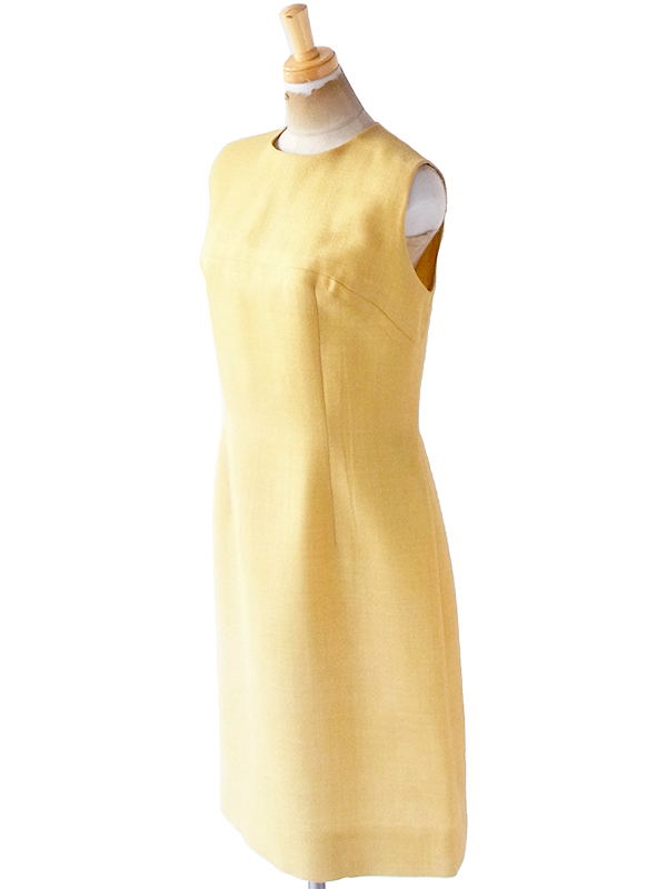 ヨーロッパ古着 フランス買い付け 60年代製 サンドイエロー X シームデザイン 美麗シルエット 梨地 ワンピース 21FC305