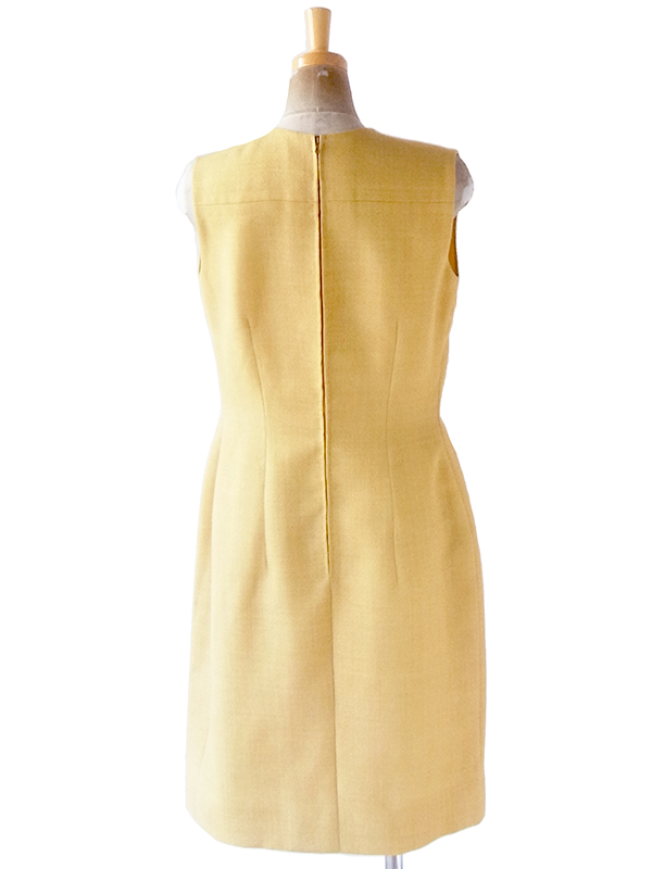 ヨーロッパ古着 フランス買い付け 60年代製 サンドイエロー X シームデザイン 美麗シルエット 梨地 ワンピース 21FC305