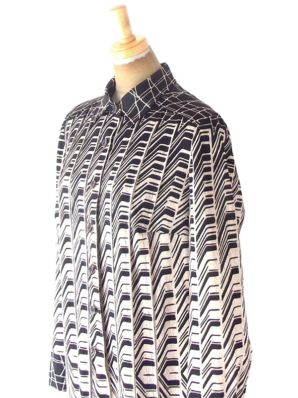 【ヨーロッパ古着】ロンドン買い付け 70年代製 オフホワイト X ブラック レトロ柄 ヴィンテージ プリーツ ワンピース 21OM709