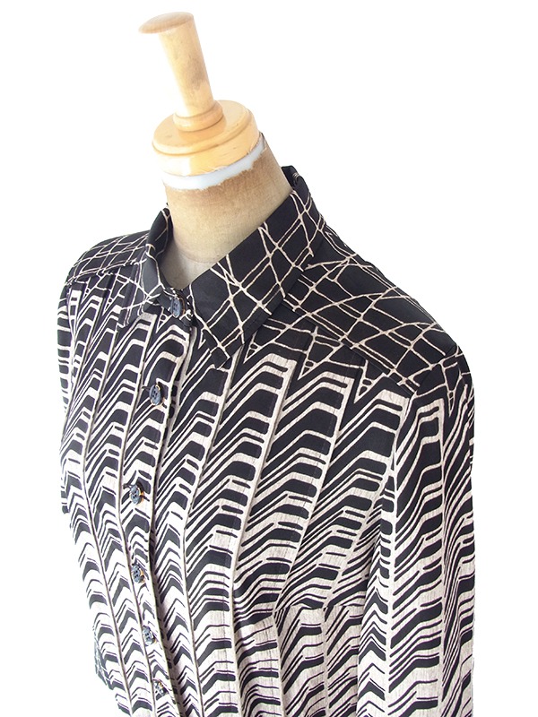 【ヨーロッパ古着】ロンドン買い付け 70年代製 オフホワイト X ブラック レトロ柄 ヴィンテージ プリーツ ワンピース 21OM709