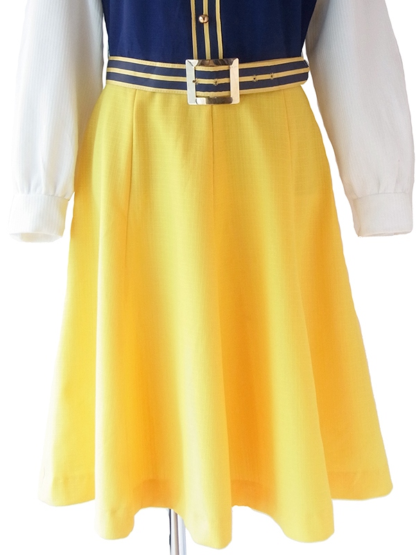 ロンドン買い付け 70年代製 ホワイト X イエロー・ブルー 腕部生地切り返し ベルト付き ワンピース 21OM910