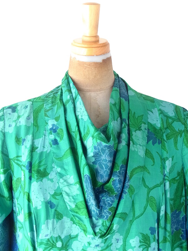 ヨーロッパ古着 ロンドン買い付け 70年代製 エメラルドグリーン X あじさい柄 ドレープデザイン ワンピース 22BS000