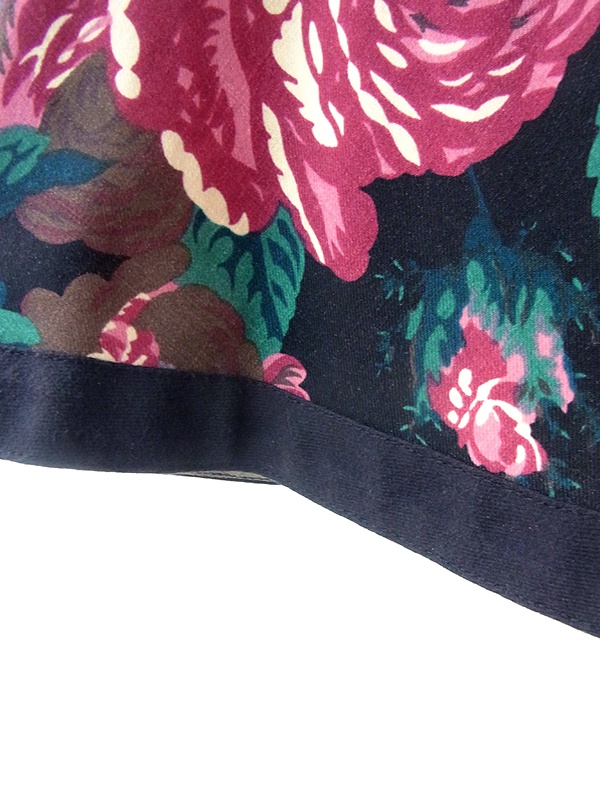 【ヨーロッパ古着】ロンドン買い付け 60年代製 ブラック X カラフル 花柄 ヴィンテージ スカート 22BS124【レトロ】