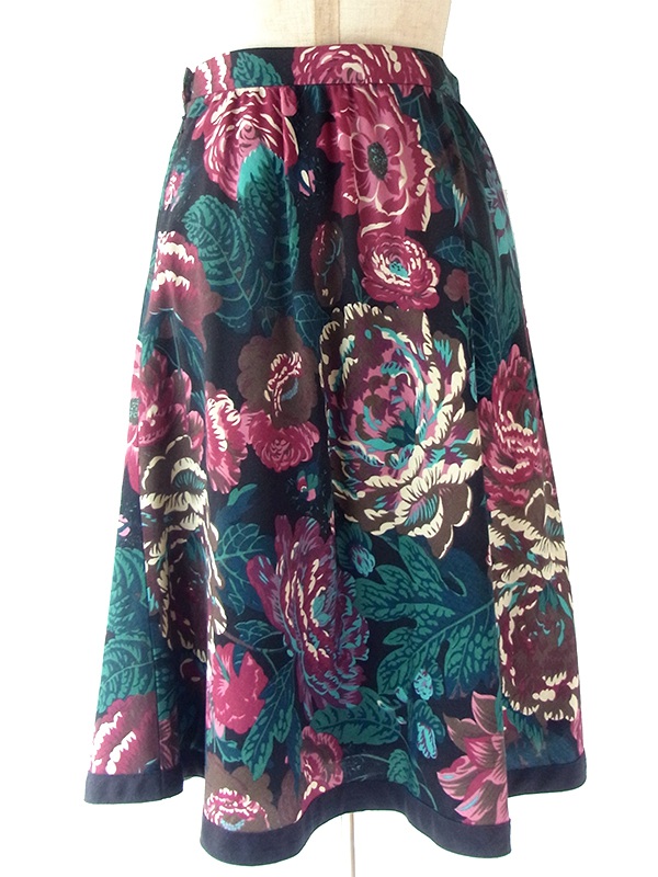 【ヨーロッパ古着】ロンドン買い付け 60年代製 ブラック X カラフル 花柄 ヴィンテージ スカート 22BS124【レトロ】