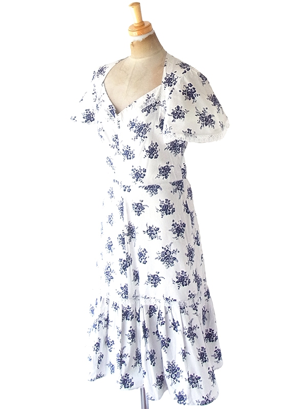 ヨーロッパ古着 フランス買い付け 60年代製 ホワイト X ブルー ピンドット・花柄 レーステープ ヴィンテージ ワンピース 22FC114