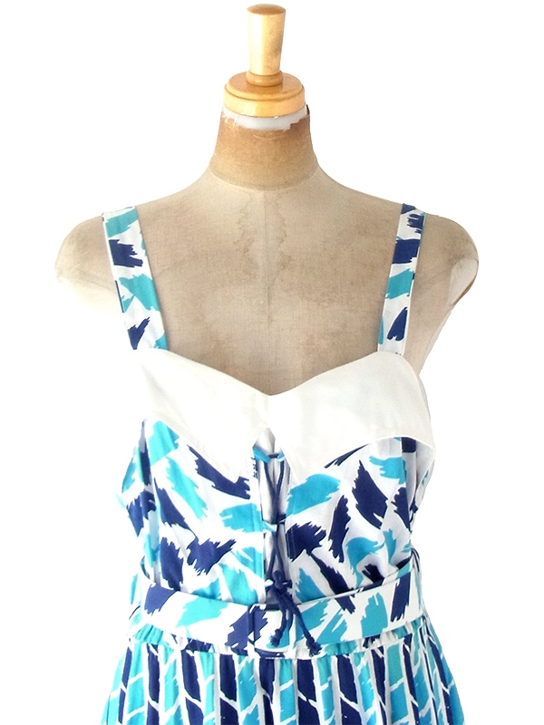 ヨーロッパ古着 フランス買い付け 60年代製 ホワイト X ブルー・ネイビー レトロ柄 組紐 共布ベルト付き ワンピース 22FC119