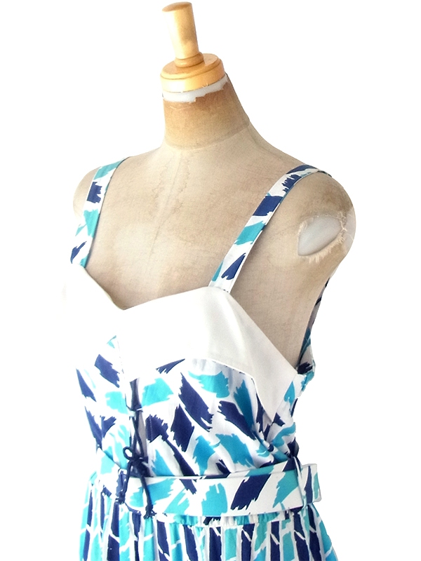 ヨーロッパ古着 フランス買い付け 60年代製 ホワイト X ブルー・ネイビー レトロ柄 組紐 共布ベルト付き ワンピース 22FC119