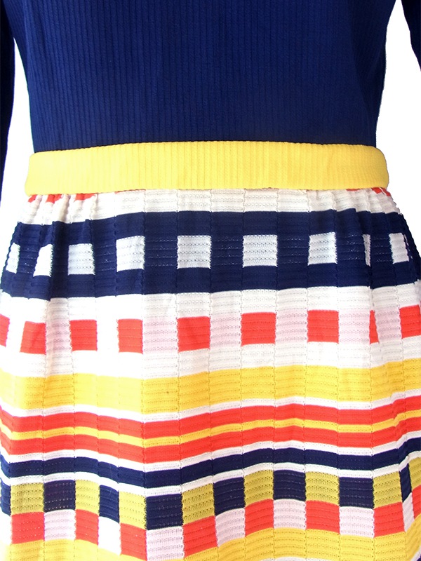 ヨーロッパ古着 ロンドン買い付け 70年代製 ネイビー X カラフル レトロ柄 ヴィンテージ ロング ワンピース22OM307