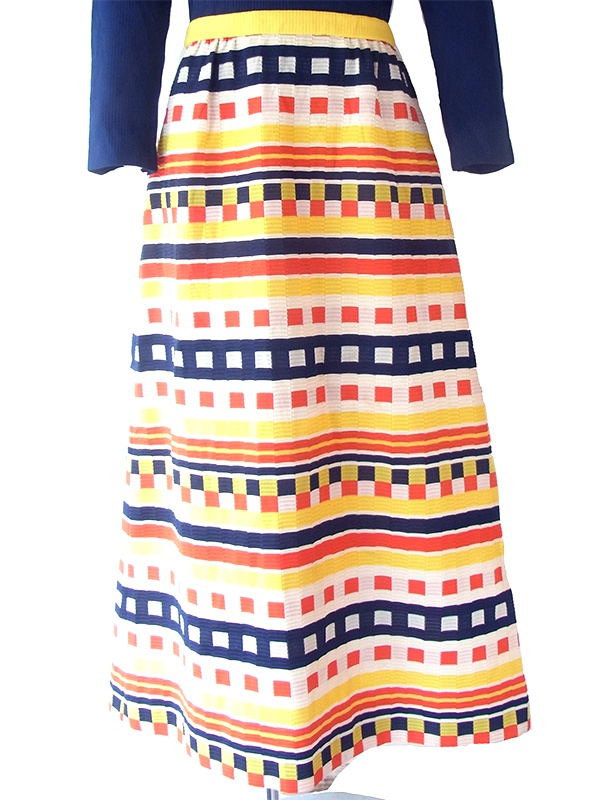 ヨーロッパ古着 ロンドン買い付け 70年代製 ネイビー X カラフル レトロ柄 ヴィンテージ ロング ワンピース22OM307