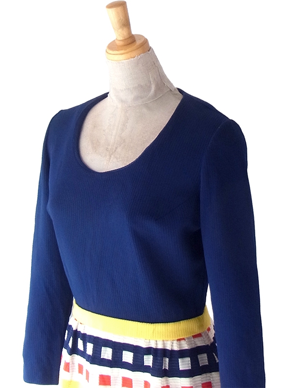 ヨーロッパ古着 ロンドン買い付け 70年代製 ネイビー X カラフル レトロ柄 ヴィンテージ ロング ワンピース22OM307