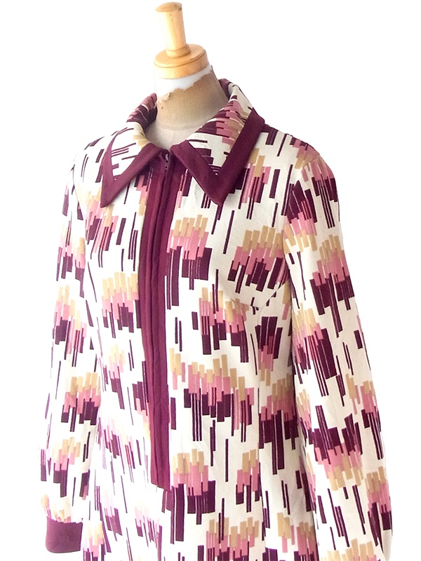 ヨーロッパ古着 ロンドン買い付け 70年代製 アイボリー X マゼンダ・ピンク レトロ柄 フロントジップ ワンピース 22OM400