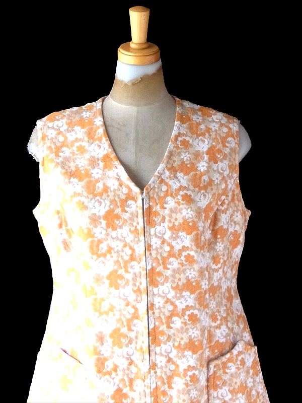 ヨーロッパ古着 フランス買い付け 60年代製 ライトベージュ X オレンジ・ホワイト 花柄織り ワンピース 23FC002
