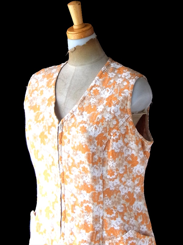 ヨーロッパ古着 フランス買い付け 60年代製 ライトベージュ X オレンジ・ホワイト 花柄織り ワンピース 23FC002