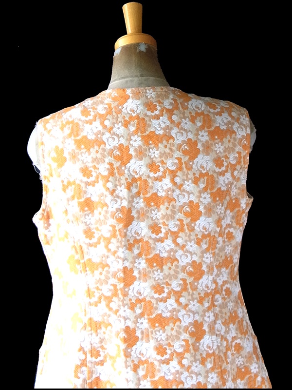 ヨーロッパ古着 フランス買い付け 60年代製 ライトベージュ X オレンジ・ホワイト 花柄織り ワンピース 23FC002