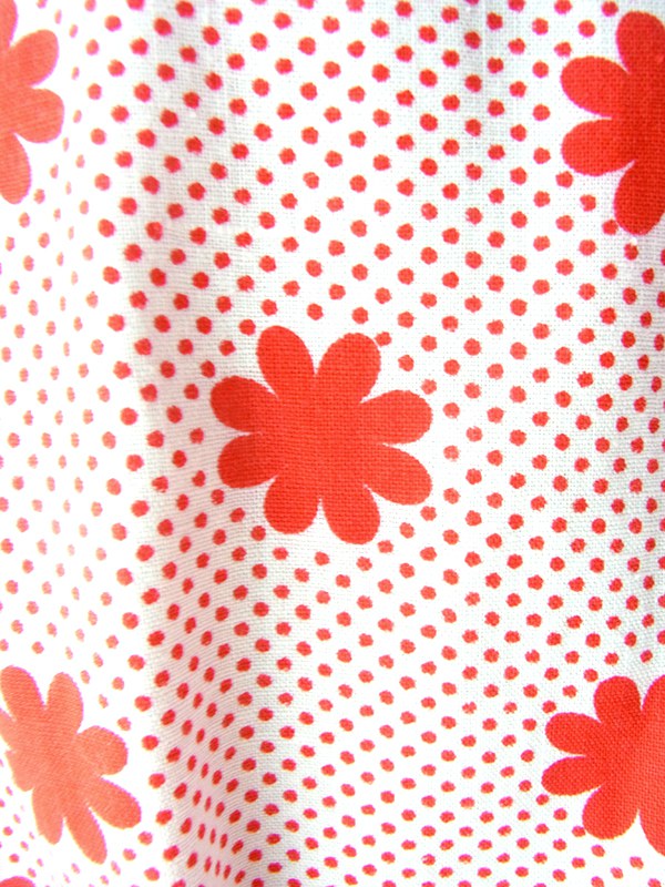 ヨーロッパ古着 フランス買い付け 60年代製 レッド X ホワイト レトロ柄 ブルー縁取り ワンピース 23FC012