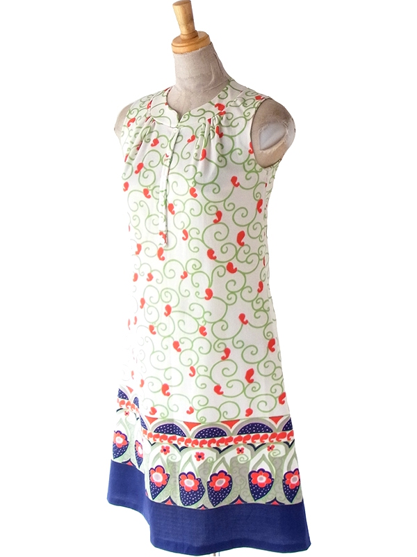 ヨーロッパ古着 フランス買い付け 70年代製 ホワイト X レッド・グリーン・ブルー レトロ柄 ワンピース 23FC013