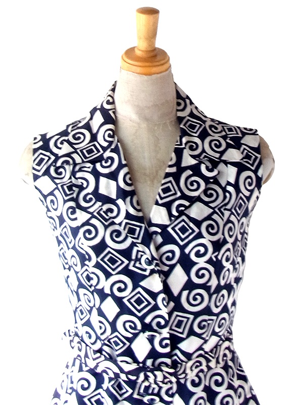 ヨーロッパ古着 70年代フランス製 モノトーン X レトロ柄 ベルト付き ヴィンテージ ワンピース 23FC017