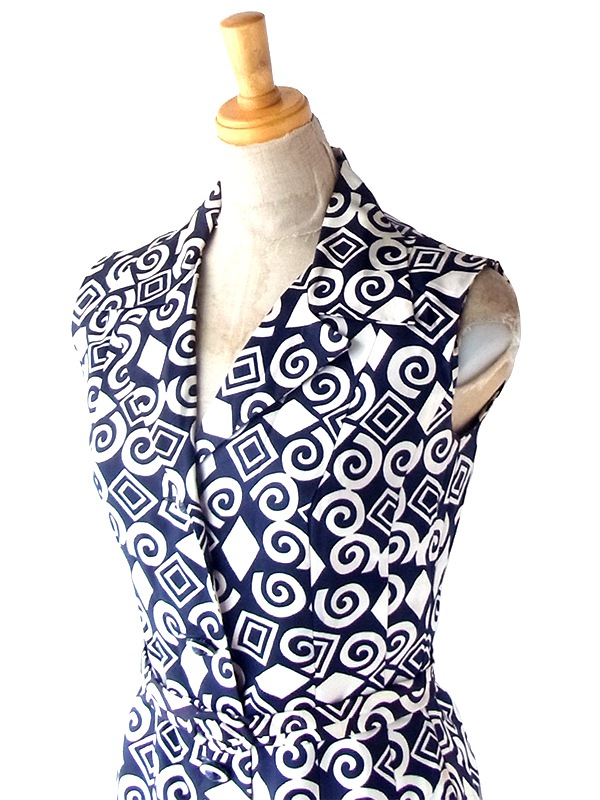 ヨーロッパ古着 70年代フランス製 モノトーン X レトロ柄 ベルト付き ヴィンテージ ワンピース 23FC017