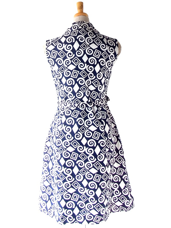 ヨーロッパ古着 70年代フランス製 モノトーン X レトロ柄 ベルト付き ヴィンテージ ワンピース 23FC017