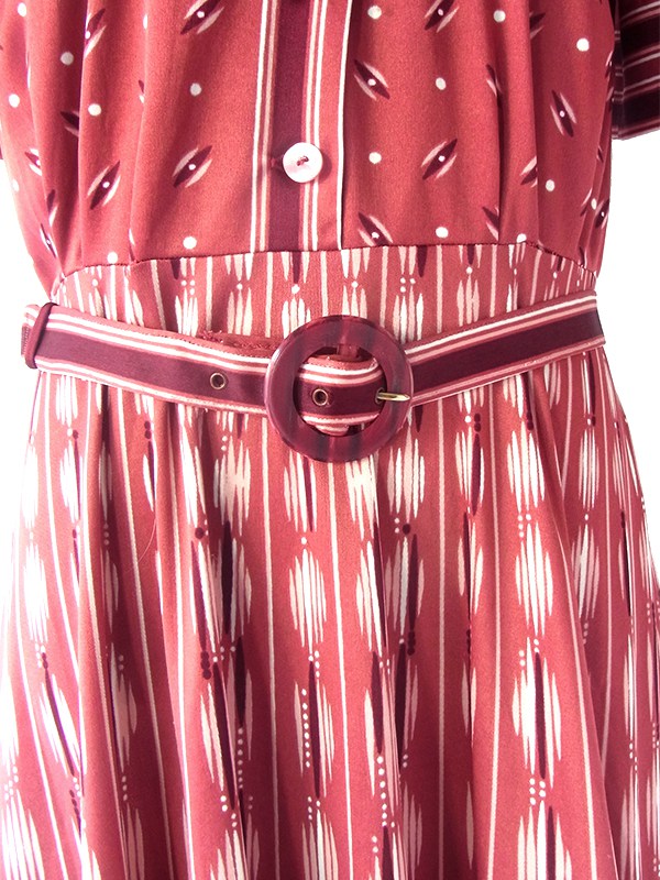 ヨーロッパ古着 フランス買付け70年代製 バーガンディー X レトロ柄 ベルト付き ヴィンテージ ワンピース 23FC018