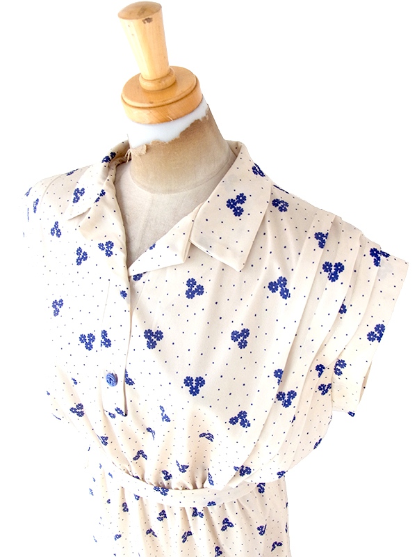 ヨーロッパ古着 70年代フランス製 アイボリー X ブルー ドット・花柄 ヴィンテージ ワンピース 23FC019