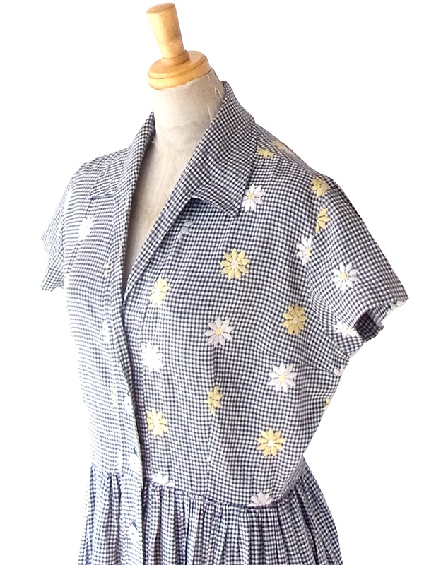 ヨーロッパ古着 フランス買い付け 60年代製 ギンガムチェック X ホワイト・イエロー 花柄刺繍 ヴィンテージ ワンピース 23FC020