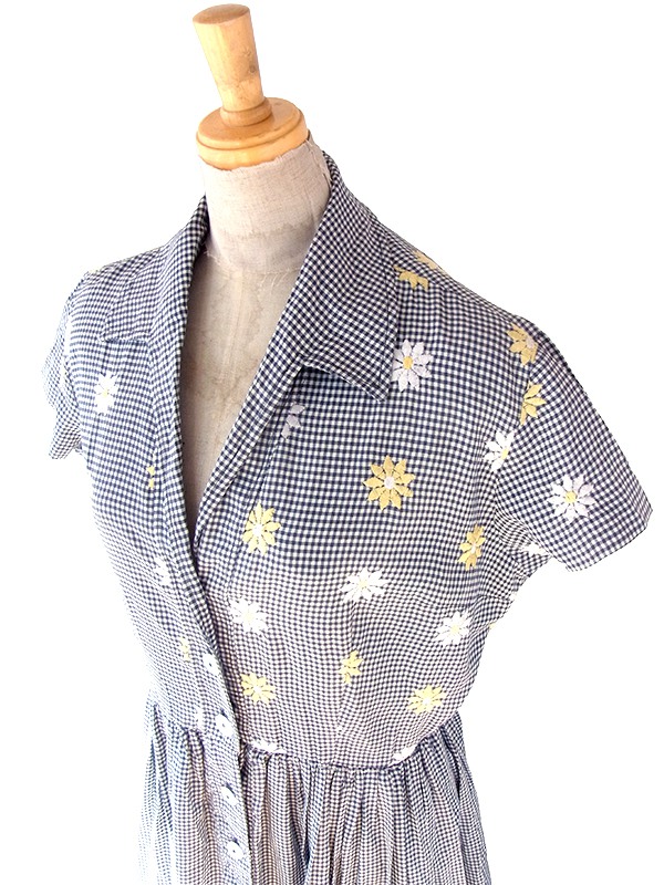 ヨーロッパ古着 フランス買い付け 60年代製 ギンガムチェック X ホワイト・イエロー 花柄刺繍 ヴィンテージ ワンピース 23FC020