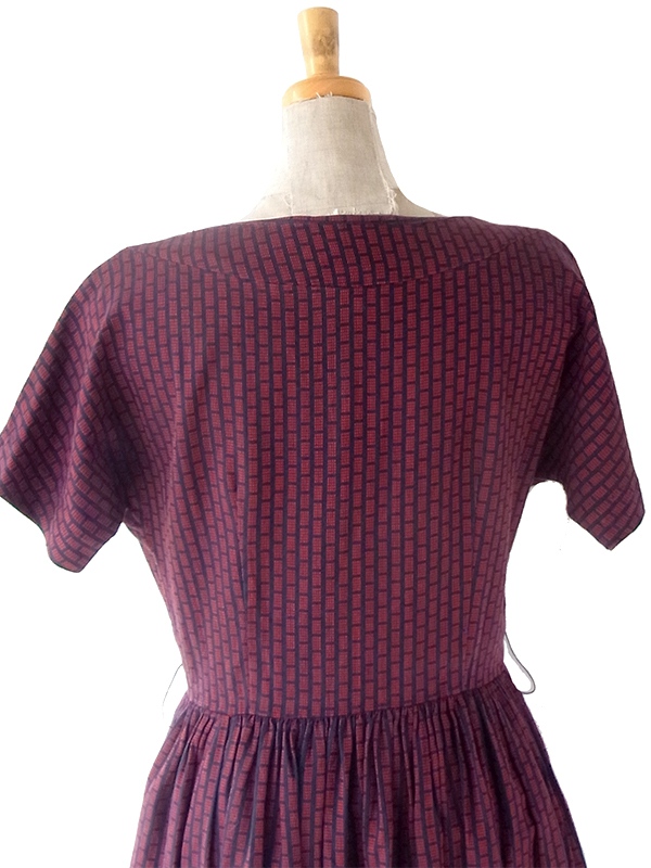 ヨーロッパ古着 70年代フランス製 レッド X ブラック レトロ柄 ヴィンテージ ワンピース 23FC100