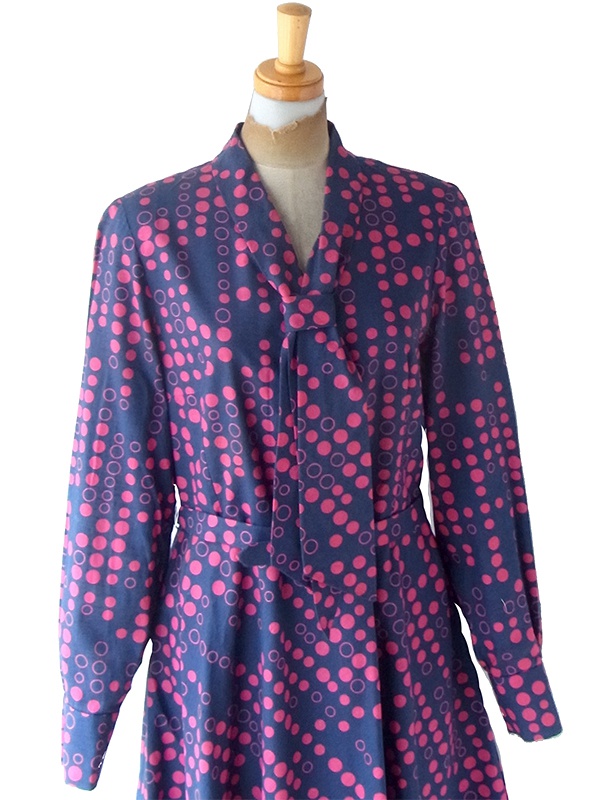 ヨーロッパ古着 フランス買い付け 60年代製 ネイビー X レッド 水玉 共布ベルト付き ヴィンテージ ワンピース 23FC309