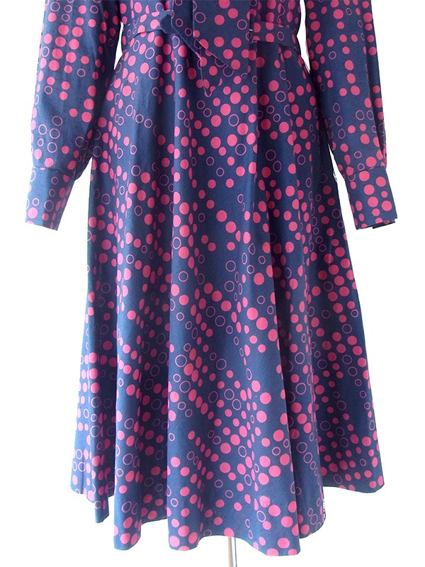ヨーロッパ古着 フランス買い付け 60年代製 ネイビー X レッド 水玉 共布ベルト付き ヴィンテージ ワンピース 23FC309