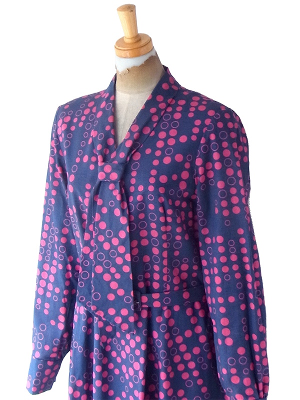 ヨーロッパ古着 フランス買い付け 60年代製 ネイビー X レッド 水玉 共布ベルト付き ヴィンテージ ワンピース 23FC309