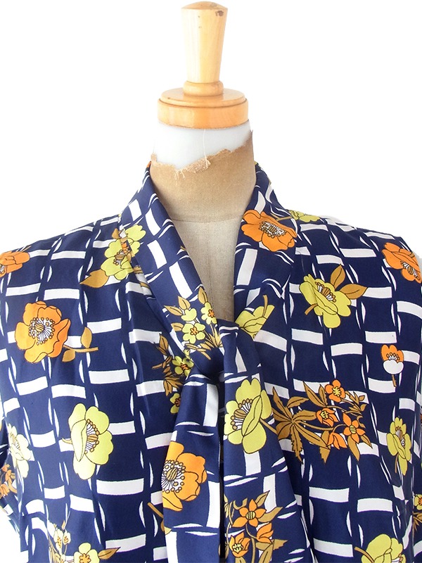 送料無料】フランス買い付け 70年代製 ネイビー X カラフル花柄