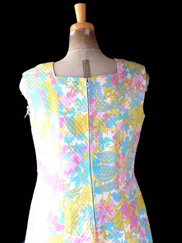 ヨーロッパ古着 フランス買い付け 60年代製 ホワイト X カラフル ボタニカル柄 ポケット付き ワンピース 24FC202