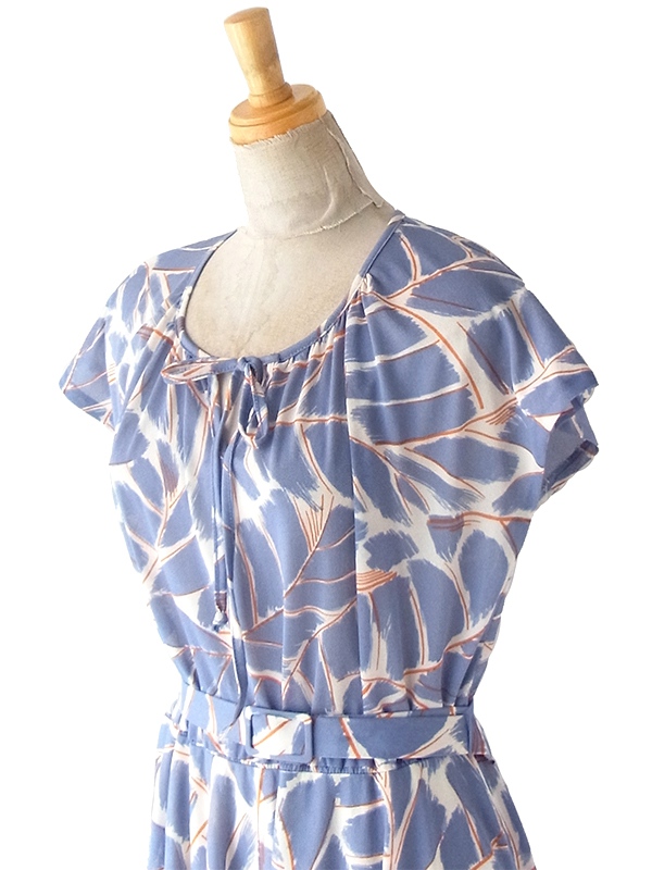 ヨーロッパ古着 フランス買い付け 70年代製 グレイ X レッド・ホワイト レトロ柄 共布ベルト付き ワンピース 24FC205