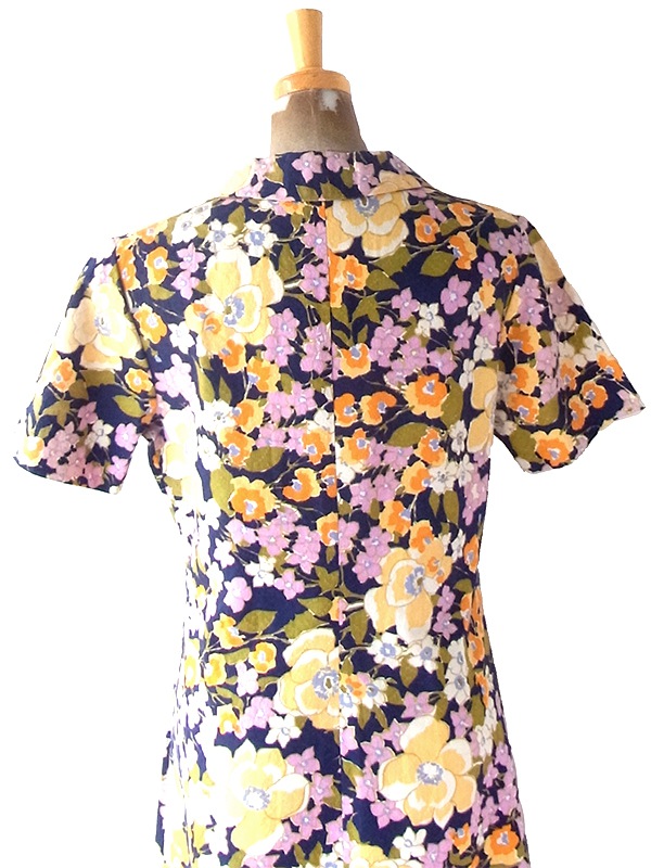 ヨーロッパ古着 フランス買い付け 60年代製 ネイビー X カラフル花柄 凹凸でパターンの浮かぶ生地 ワンピース 24FC207