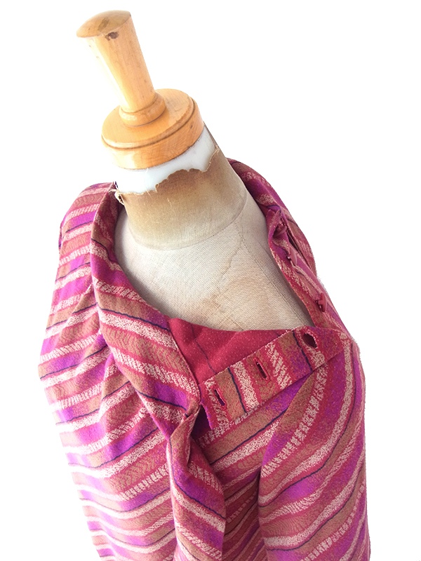 ヨーロッパ古着 フランス買い付け 70年代製 パープル X ゴールド 襟元リボン ヴィンテージ ワンピース 24FC411