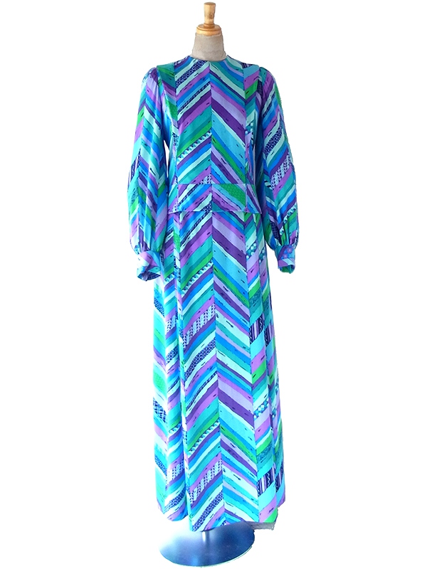 【送料無料】70年代製 ブルー X カラフルパターン トップス・スカート セットアップ 24WB055【レトロ古着】