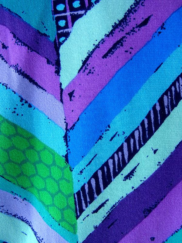 【送料無料】70年代製 ブルー X カラフルパターン トップス・スカート セットアップ 24WB055【レトロ古着】