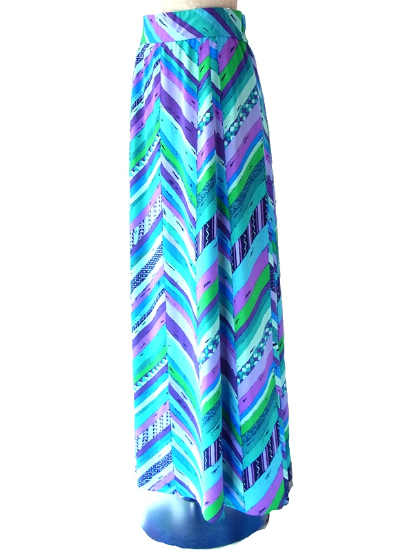 【送料無料】70年代製 ブルー X カラフルパターン トップス・スカート セットアップ 24WB055【レトロ古着】