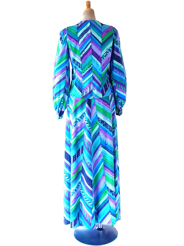 【送料無料】70年代製 ブルー X カラフルパターン トップス・スカート セットアップ 24WB055【レトロ古着】