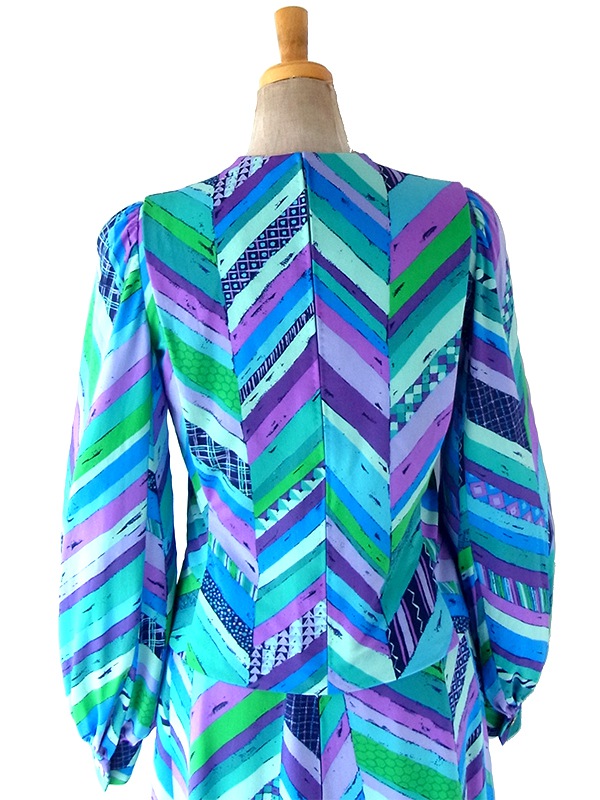 【送料無料】70年代製 ブルー X カラフルパターン トップス・スカート セットアップ 24WB055【レトロ古着】