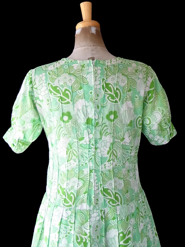ヨーロッパ古着 フランス買い付け 60年代製 グリーン X レトロ花柄 プリーツ ヴィンテージ ワンピース 25FC102