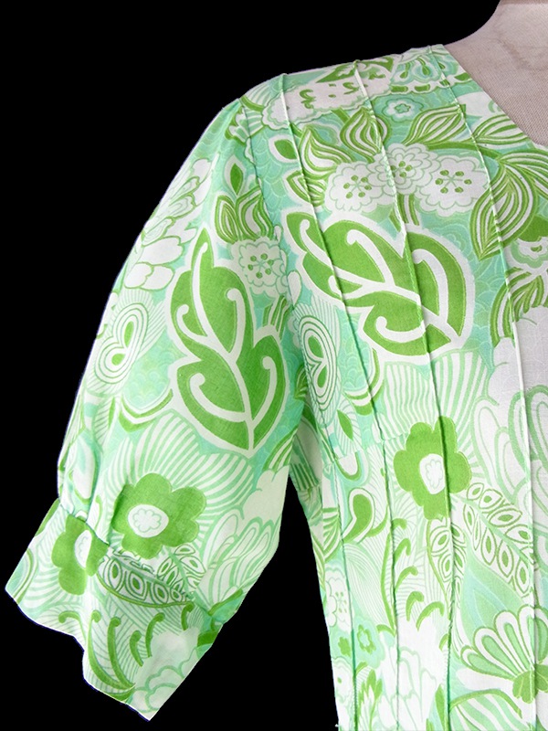 ヨーロッパ古着 フランス買い付け 60年代製 グリーン X レトロ花柄 プリーツ ヴィンテージ ワンピース 25FC102