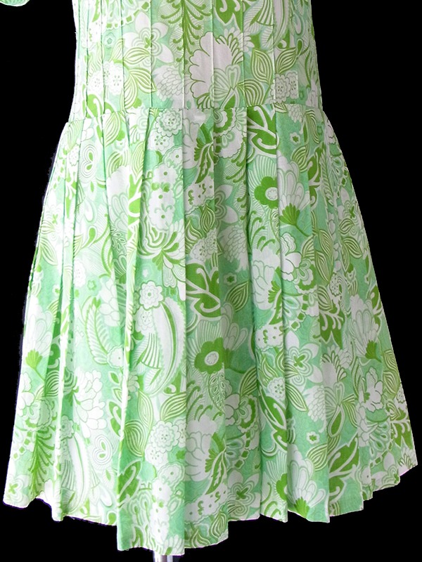 ヨーロッパ古着 フランス買い付け 60年代製 グリーン X レトロ花柄 プリーツ ヴィンテージ ワンピース 25FC102