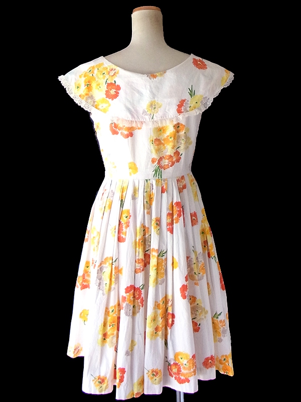 ヨーロッパ古着 フランス買い付け 60年代製 アイボリー X レーステープ 花柄 プリーツ ヴィンテージ ワンピース 25FC103