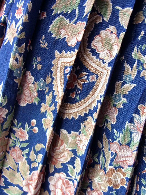 ヨーロッパ古着 70年代フランス製 ネイビー X 花柄プリント 総プリーツ ヴィンテージ スカート 25FC108